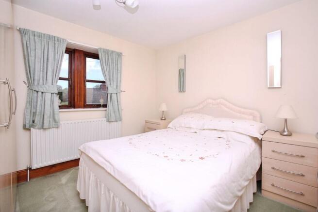 4 bed Detached for sale Image 11