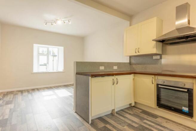 KITCHEN/LOUNGE