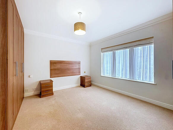 2 bed Apartment to rent Image 11