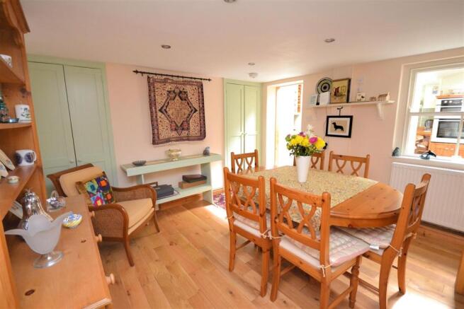 Dining Area.jpg