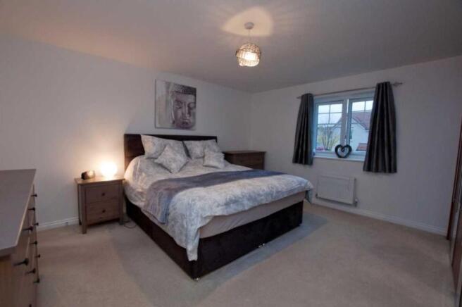 9 Master bedroom