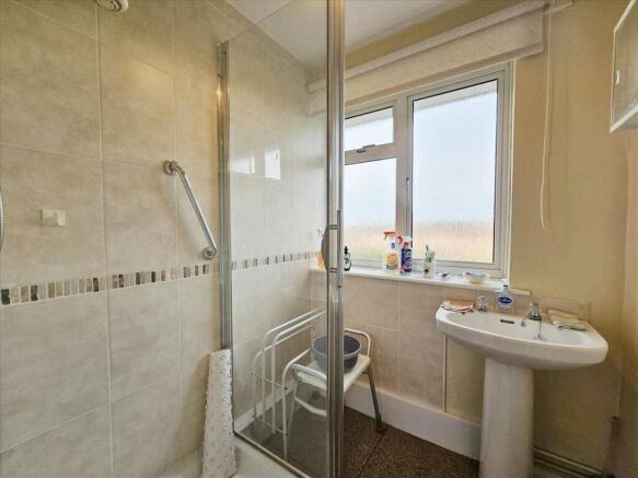 Shower Room: