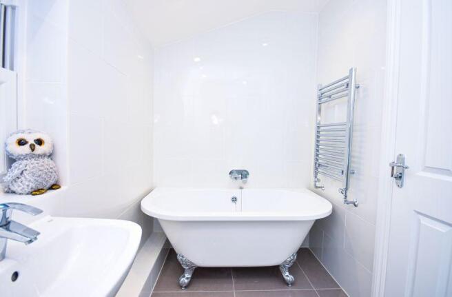 Bathroom 2b