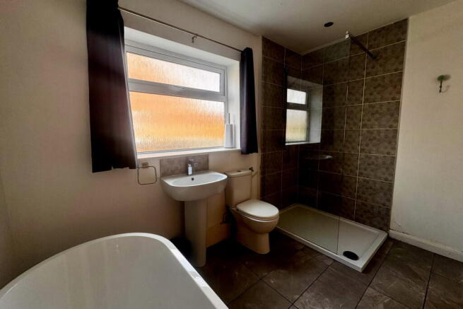 3 bed Semi-Detached to rent Image 11