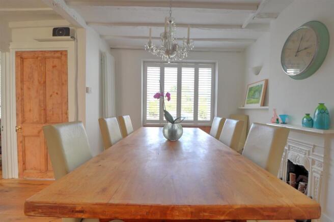 Dining Area .2.jpg