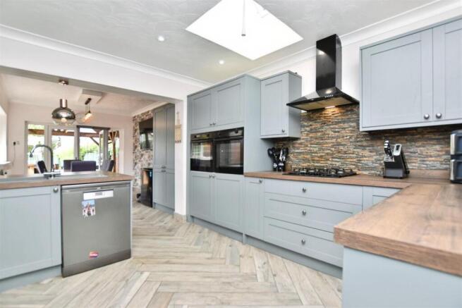 Open Plan Family Dining Kitchen