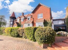Flat 5, Graylands Manor, Langhurst Wood Road, Horsham RH12 4XW