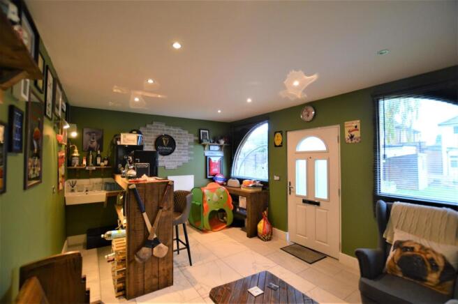 Bar/Summer House/Snug