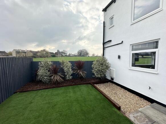 2 bed House to rent Image 7