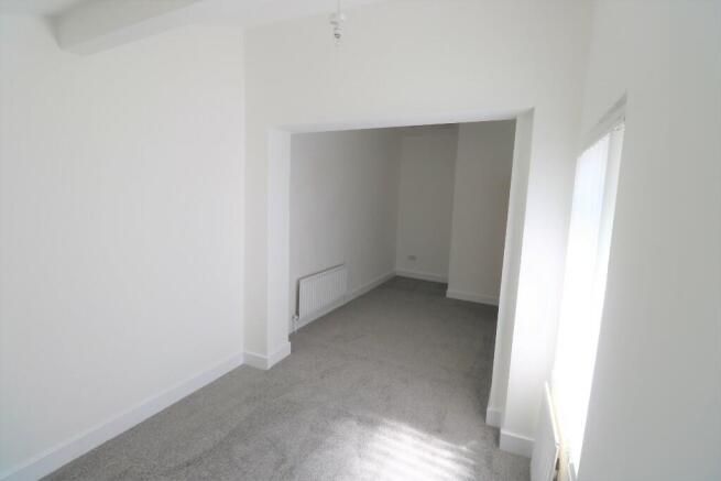 2 bed Terraced to rent Image 8