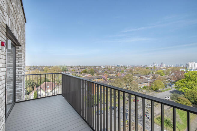 Vistry_-_107_Clarence_Avenue_-_-14