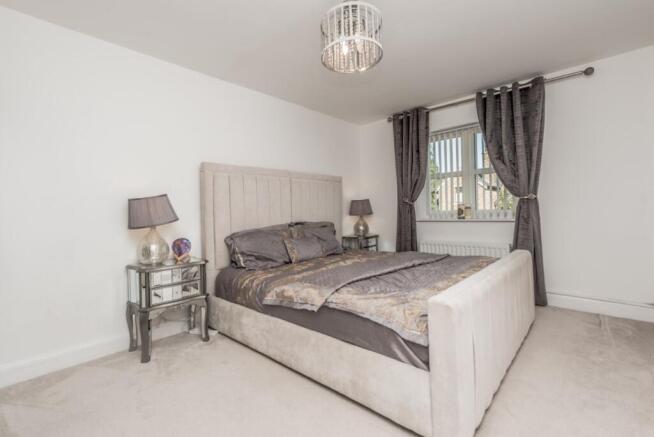 4 bed Detached for sale Image 8