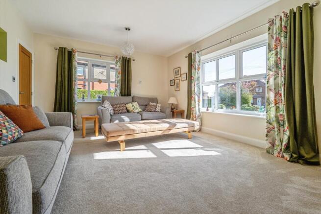 4 bed Detached Bungalow for sale Image 7