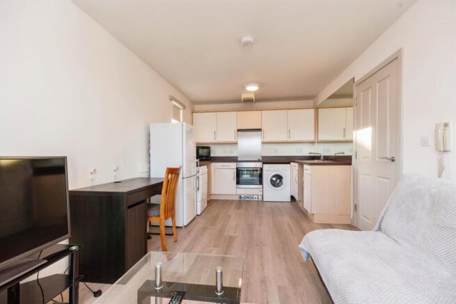 1 bed Flat for sale Image 4