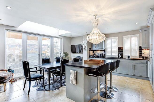 KITCHEN DINER