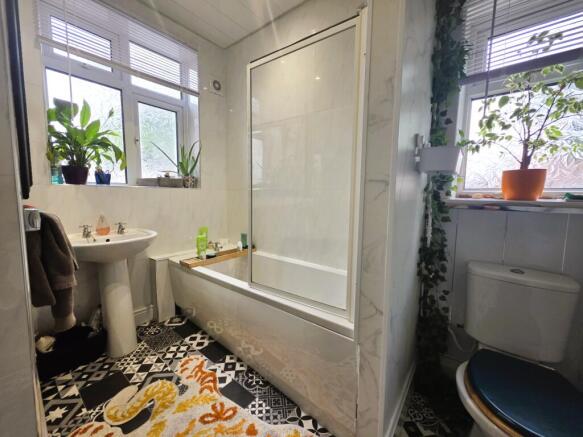 2 bed Flat to rent Image 7
