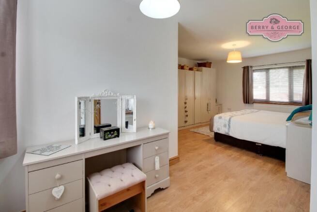 MAIN BEDROOM