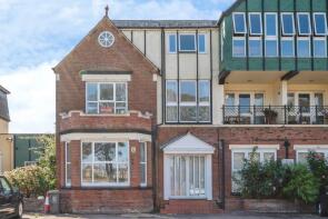 Flat 7, 8 9 Dexlyn Court, Norfolk Square, Great Yarmouth NR30 1EL