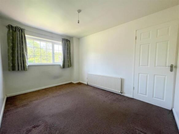 3 bed Semi-Detached to rent Image 11