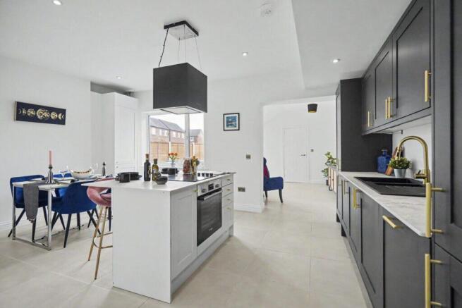 Oversetts - Kitchen Diner