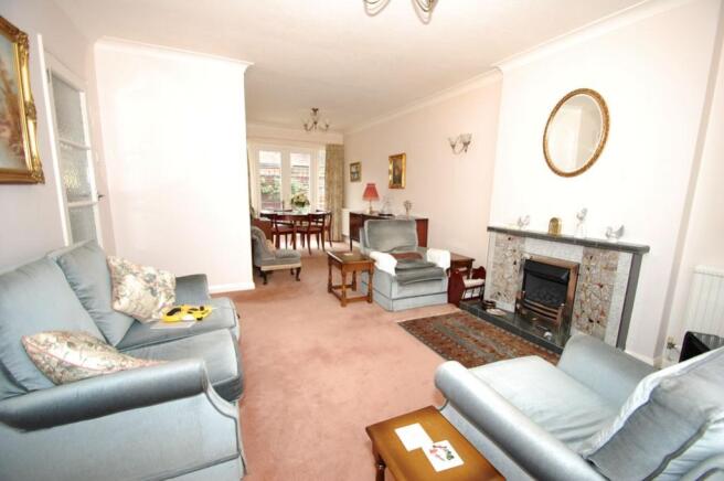 Sitting/dining room