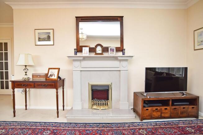 3 bed Flat for sale Image 5