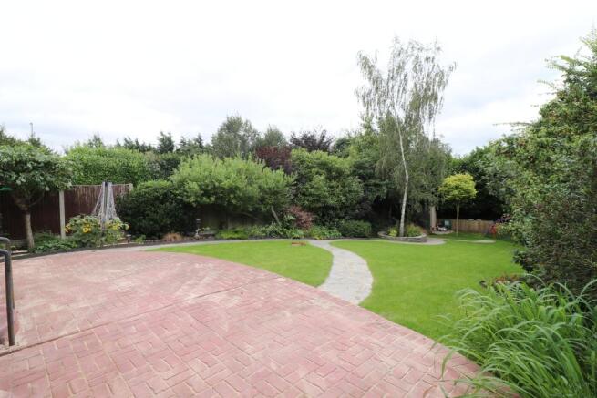 BLOCK PAVED PATIO