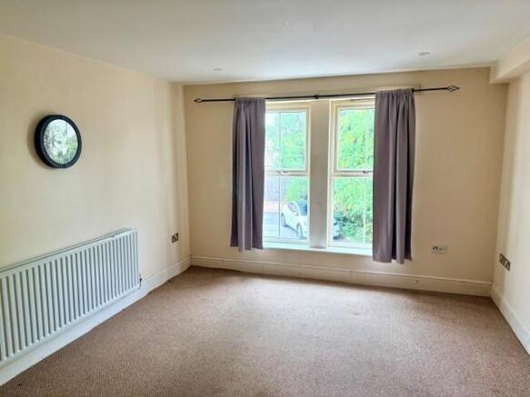 2 bed House to rent Image 6