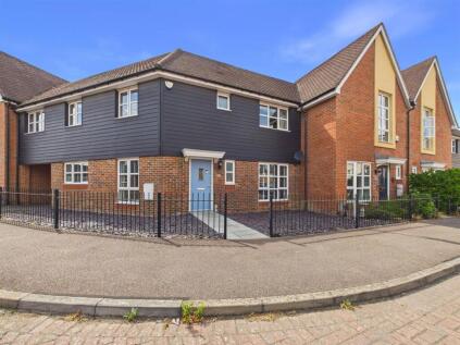 Gwendoline Buck Drive, The Green, Aylesbury