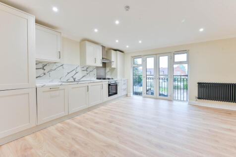 Portugal Road, Woking, GU21