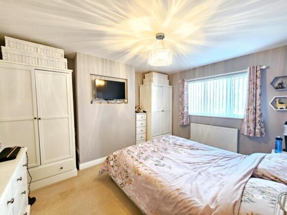 3 bed Semi-Detached for sale Image 9
