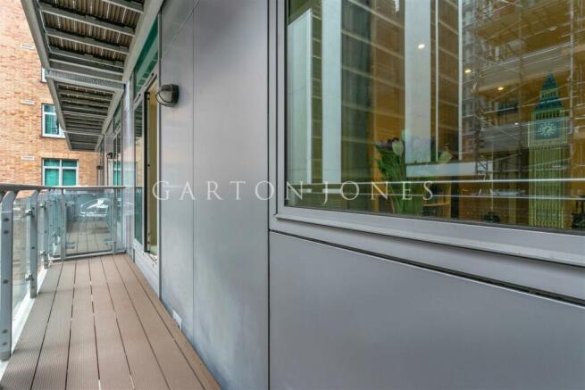 Balcony (2).jpg