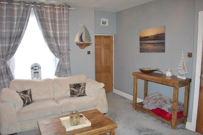 Lounge/Dining Area