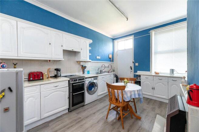 4 bed Terraced for sale Image 8