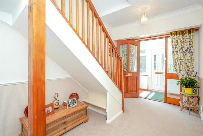 Hallway 1.jpg