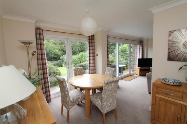 Dining Room.JPG