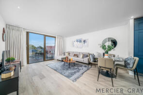 Flat 2, 1 Lyon House, Chaplin Drive, Barnet EN4 0FH
