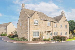 2, Shearers Way, Tetbury GL8 8EJ