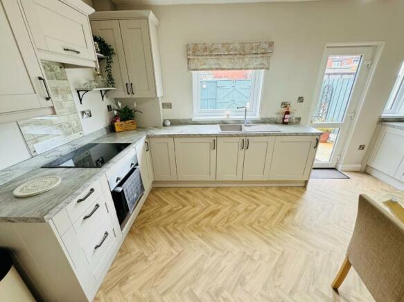 KITCHEN/DINER