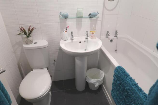 Bathroom1.jpg