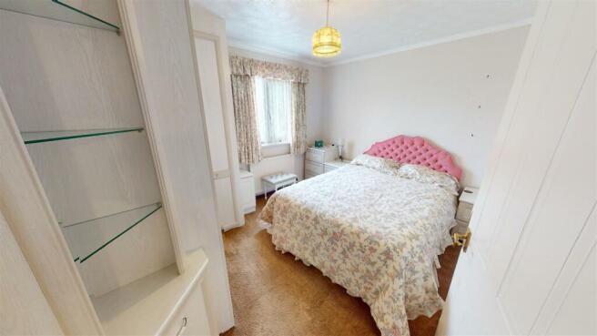 Lakeside Gardens Bedroom