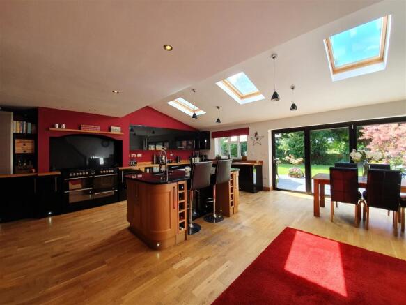 Feature kitchen photo.jpg