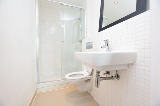 2 bed Apartment to rent Image 4