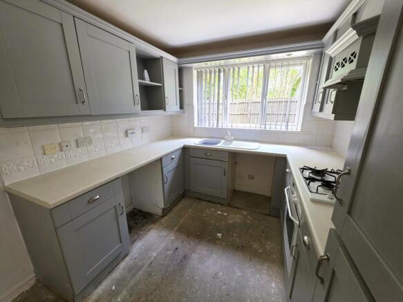 4 bed Detached for sale Image 9