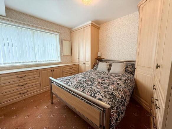 2 bed Flat for sale Image 5