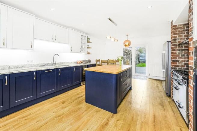 HO Kitchen.jpg