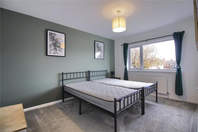 3 bed Semi-Detached to rent Image 10