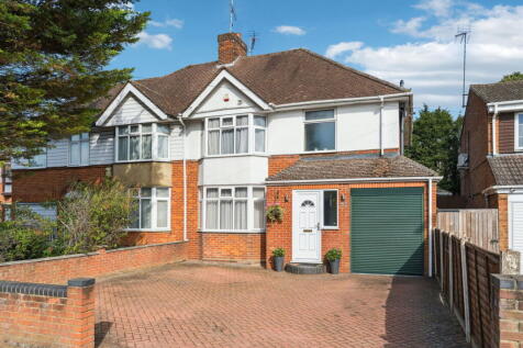 Kingsway, Dunstable, LU5 4HE