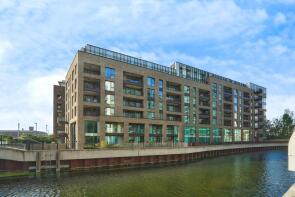 19, 1 Southmere House, Highland Street, Stratford, London E15 2ZG