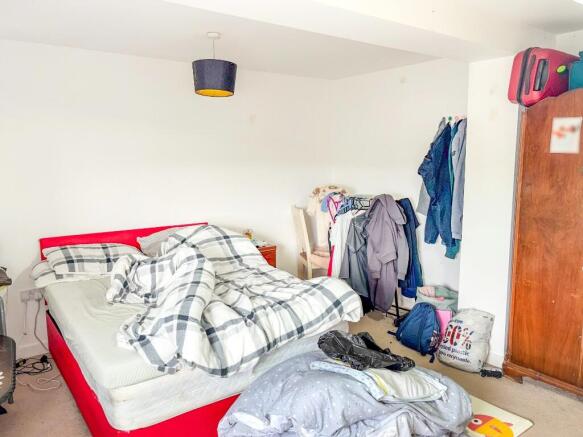 2 bed Flat for sale Image 7